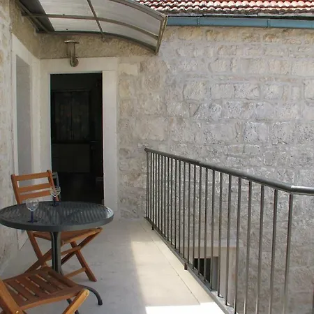 Apartment Kamen Pucisca